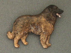Estrela Mounatin Dog - Brooche Figure